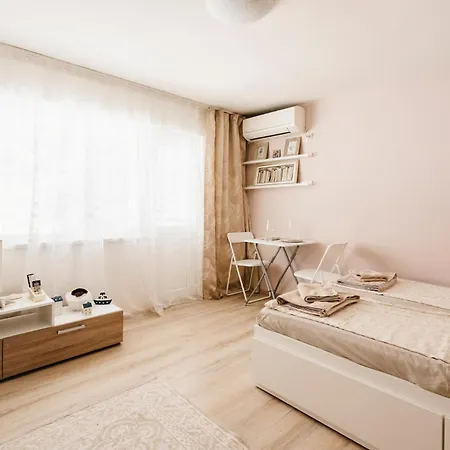 5 Minutes From The And The Center With Private Patio Apartmán *