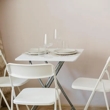 5 Minutes From The And The Center With Private Patio Apartmán